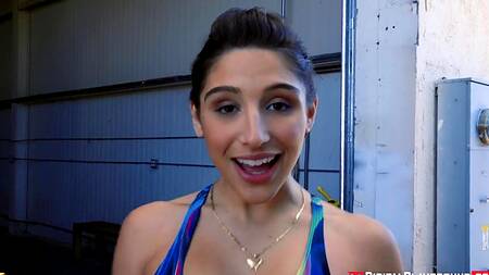 Жопастая Abella Danger совмещает скалолазание и секс