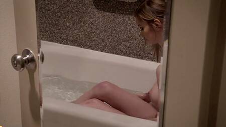 Возбужденная красотка соблазняет привлекательного курьера