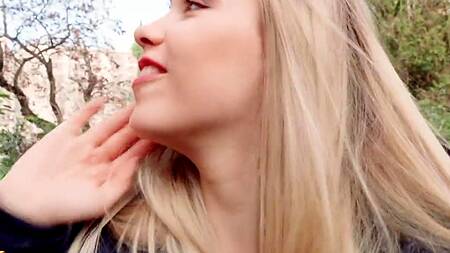 Пикапер познакомился с телкой в парке и развел её на интим