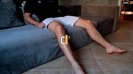 Русская сучка напросилась на хуй умелого любовника