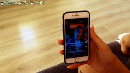 Русская краля удивляет партнёра головокружительным минетом