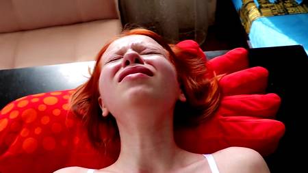 Жеребец сбивает анальную целку рыжеволосой подруге в красивом белье