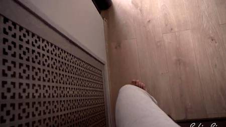 Утренний секс на кухне с рыжеволосой стройной девушкой