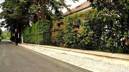 Грабитель связал и отодрал во жопу пышногрудую блондиночку