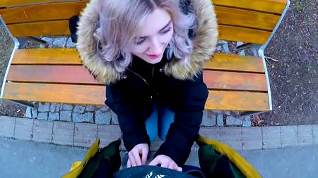 Турист заплатил русской молодухе за минет в публичном месте