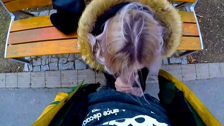 Турист заплатил русской молодухе за минет в публичном месте