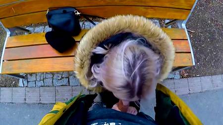 Турист заплатил русской молодухе за минет в публичном месте