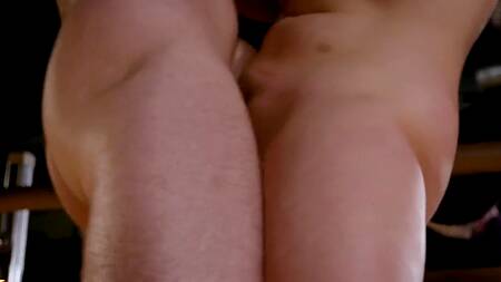 Хореограф в студии перед зеркалом страстно ебет Mia Malkova