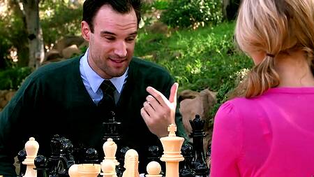 Ход королевы или жаркая ебля с красоткой на шахматной доске