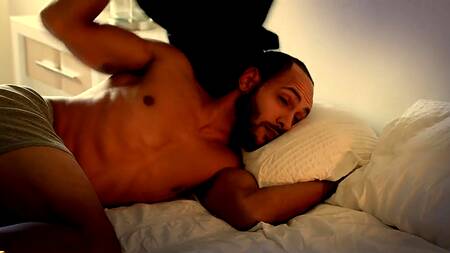 Красавица решается отдаться негру с огромным членом