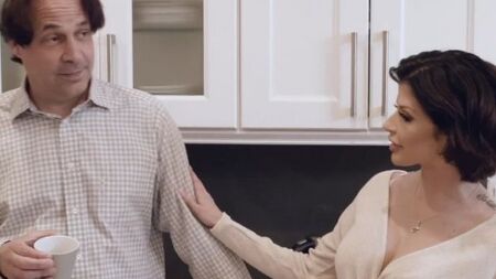 Молодой пихарь доводит до экстаза зрелую грудастую мачеху