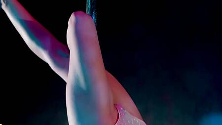 Стриптизерша не просит деньги, если у клиента большой член