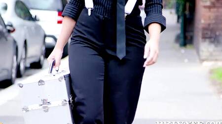 День будет удачным - милую парикмахершу трахнул клиент