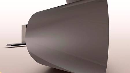 Красотка ухаживает за ногами и возбуждает фетишиста