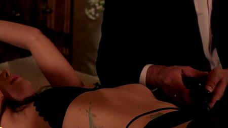 Красотка захотела, чтобы опытный мужик её связал