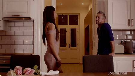 Пришел к девке на свидание и страстно её поимел