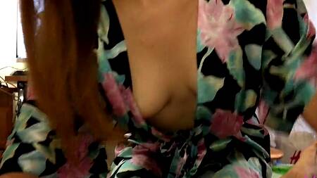 Русский пацан шпилит сестрёнку с большим клитором