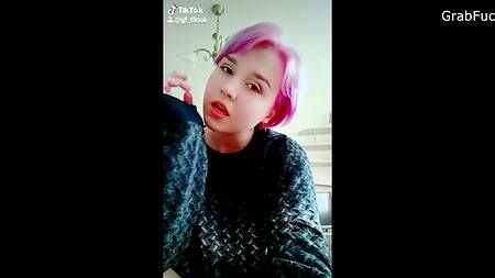 Русский пацан жестко ебет молодую шлюшку с натуральными дойками