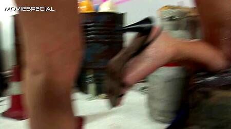 Золотой дождь и вагинальный фистинг от зрелой шалуньи