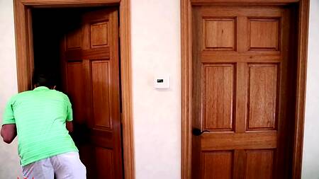 Насладился сексом втроем с молодой девушкой и зрелой дамочкой