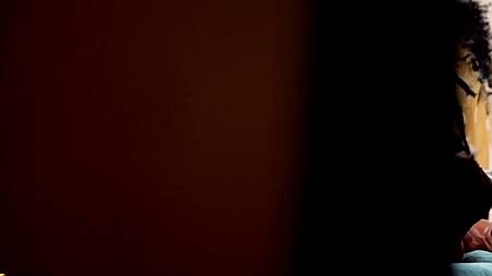 Красотка влюбляется в двух лучших друзей и трахается с ними