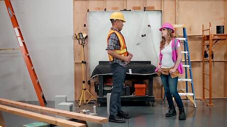 Лизать жопу красивой начальнице приходится в прямом смысла слова