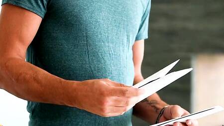 Сосед подрочил на игривую студентку и страстно её трахнул