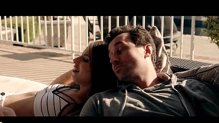 Худой подруге захотелось МЖМ с негром и белым