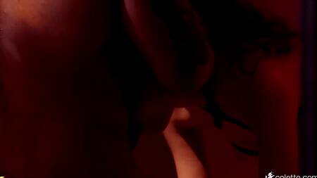 Молодая пара изучает тему БДСМ и кайфует