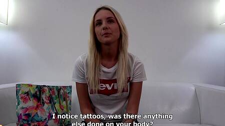 Первый секс на кастинге доводит блондинку до оргазма