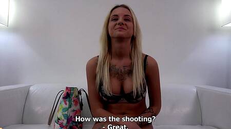 Первый секс на кастинге доводит блондинку до оргазма