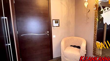 Русский пихарь натягивает на член русскую телку с большими дойками