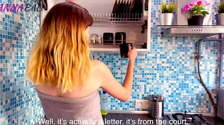 Парнишка натягивает на фаллос молодую русскую телку