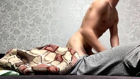 Русский инцест парня с хорошенькой спящей сестричкой