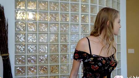 Мужик не знает, что трахает подругу девушки