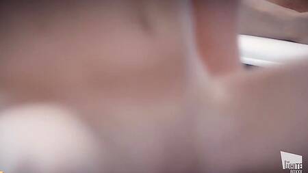 Жена завязывает мужу глаза и смотрит на его секс с подругой