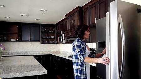 Не помирила дочку с парнем, зато круто с ним трахнулась