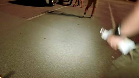 Прокатил красотку на дорогой машине и выебал её на капоте