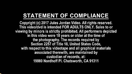 Кудрявая рыжуля в сексуальном белье хочет на хуй