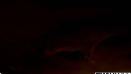 Две подружки на вечеринке находят мужика для анального секса