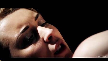 Разговор по душам заканчивается нежным сексом