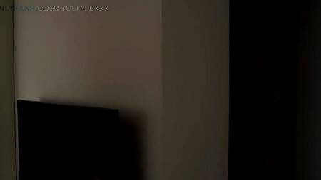 Кончил на пизду русской блондинке с классной натуральной грудью