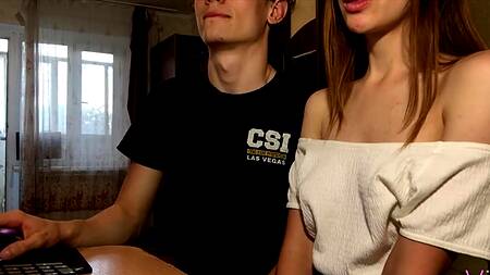 Инцест брата с сестрой окончился извержением спермы ей в рот