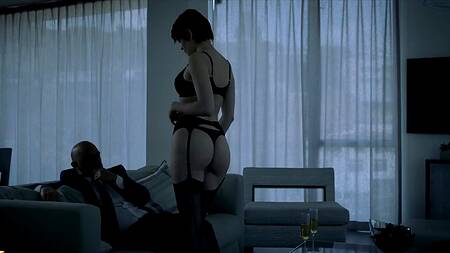 Увидела, что друг нюхает её трусики и возбудилась