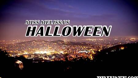 Татуированный мужик на Хэллоуин страстно трахает блондинку