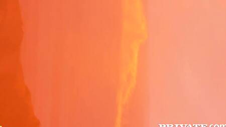 Татуированный мужик на Хэллоуин страстно трахает блондинку