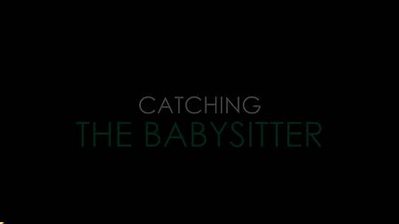 Телка делает массаж качку после тренировки