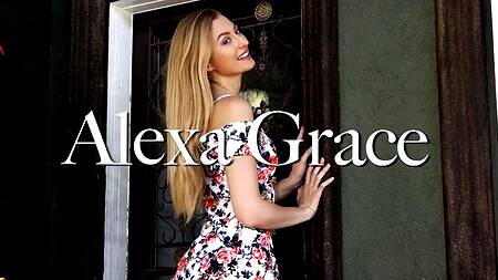 Заставляет блондинку стонать от куни и от члена