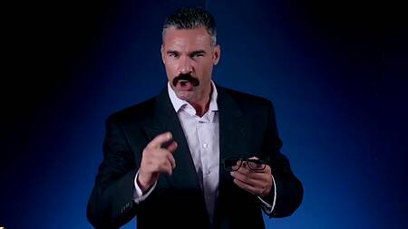 Латинка продает бананы и занимается страстным сексом