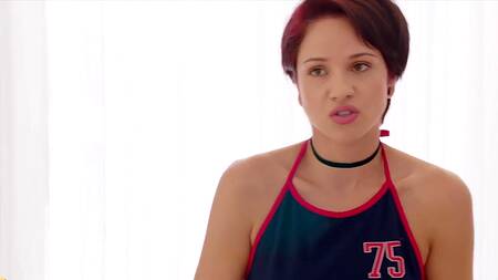 Засунул трусики рыжей в рот и отшлепал её